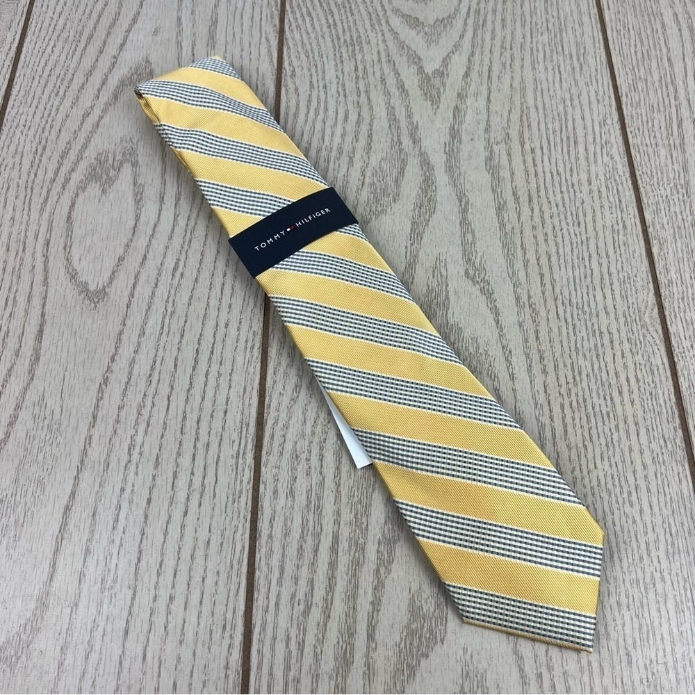 607 - Tommy Hilfiger Tie Yellow Blue Stripes 700 TL21100120 Silk Blend $69.50